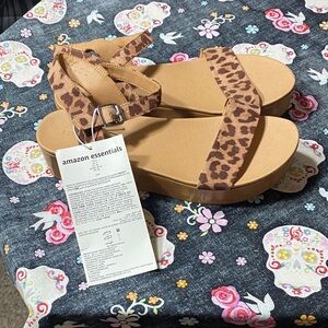 Amazon Essentials Leopard Print Platform Sandals Women’s Size 8
